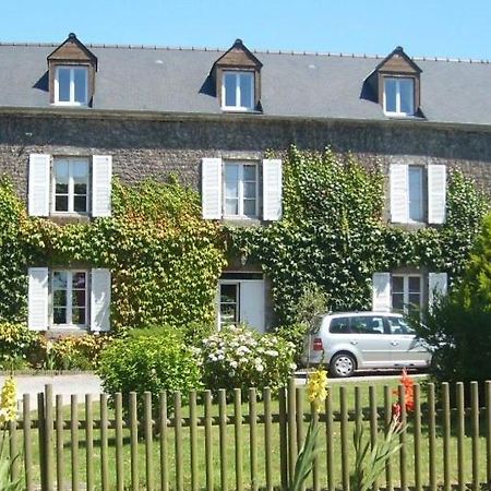 Domaine De La Basse Orme Acomodação com café da manhã Les Iffs Exterior foto